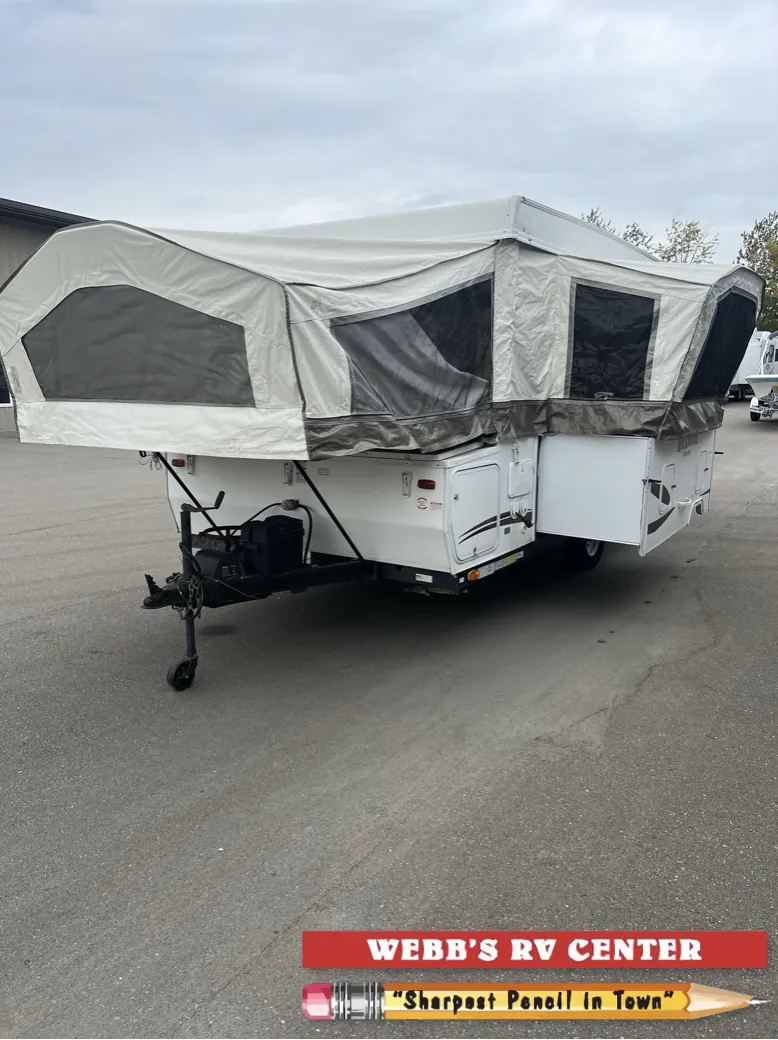 2011 Forest River Rockwood Premier 2317G, Photos photo 3