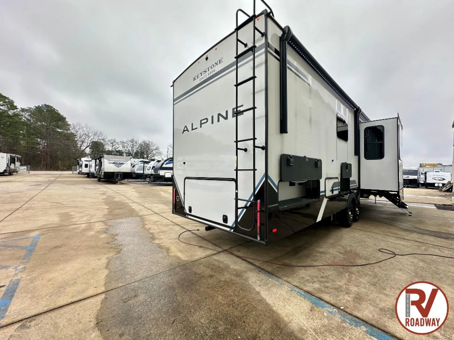 2026 Keystone Alpine 3710FL - Photo 4