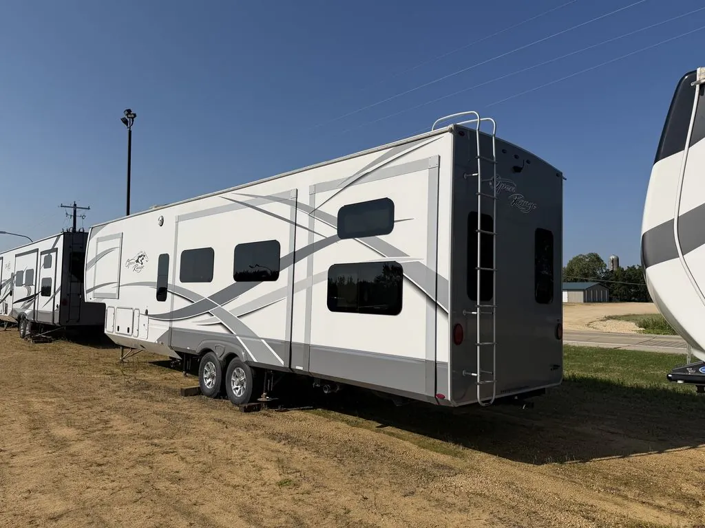 2021 Highland Ridge Open Range OF427BHS dealer photo 3 from Hawkeye RV