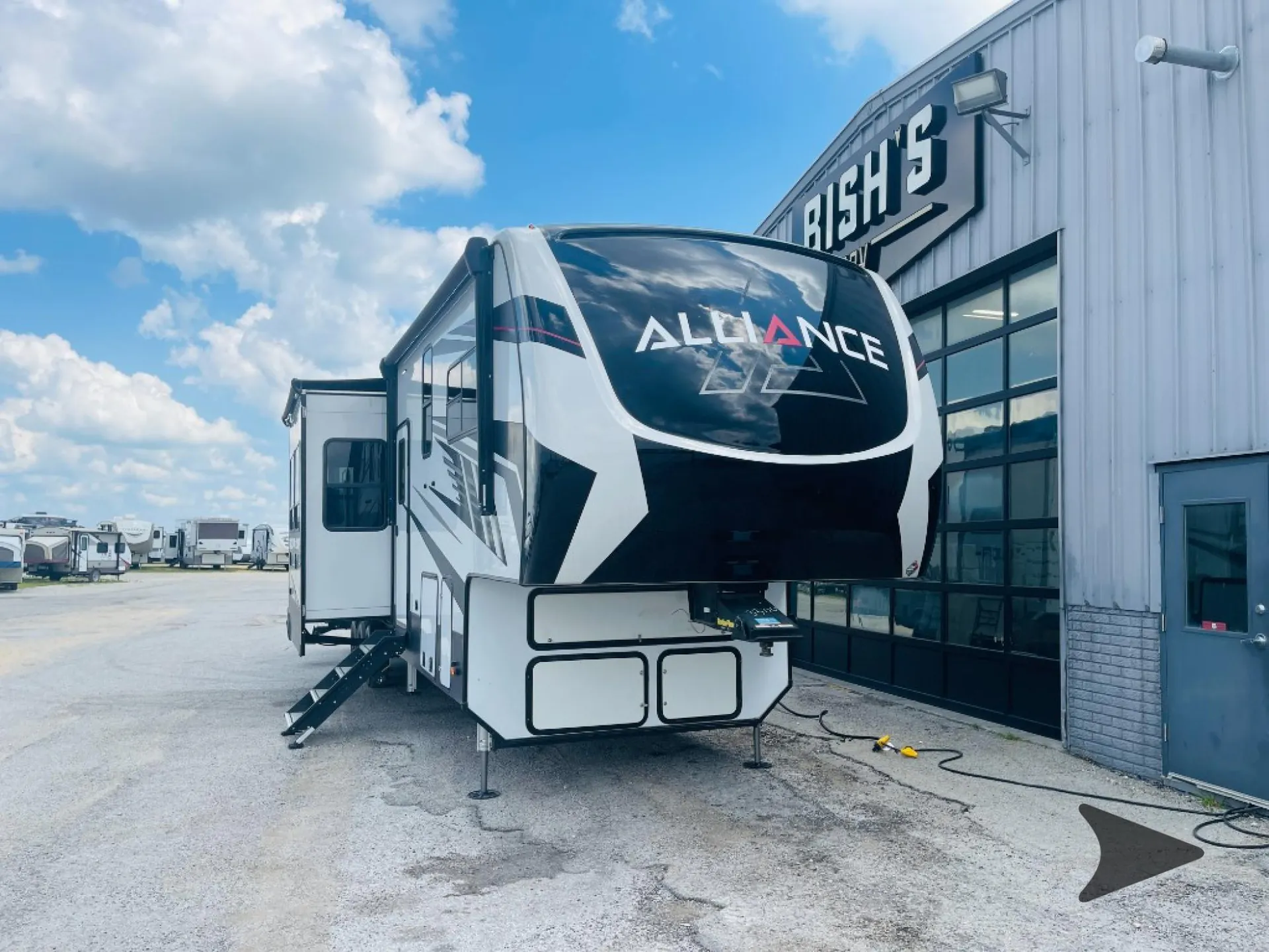 2021 Alliance RV Valor 41V15 - Photo 2