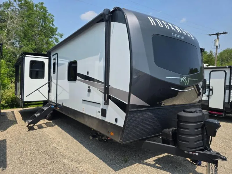 2025 Forest River Rockwood Signature 8337RL - Photo 2