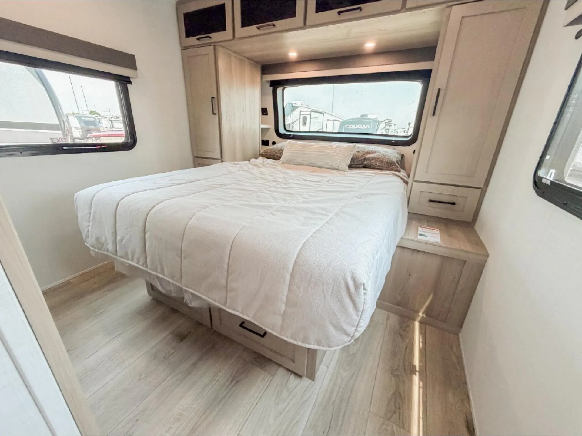 2026 Forest River Rockwood Ultra Lite 2906RL — Photo 6