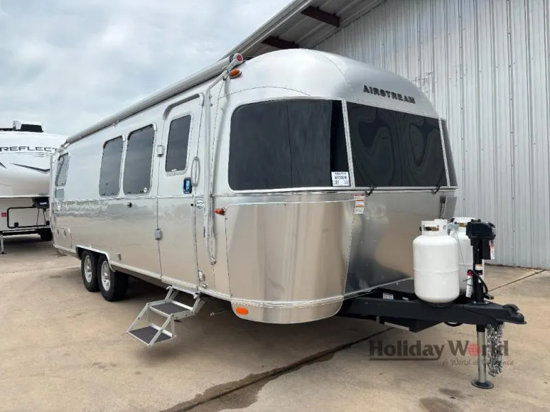 2025 Airstream RV Flying Cloud 28RB - Photo 2