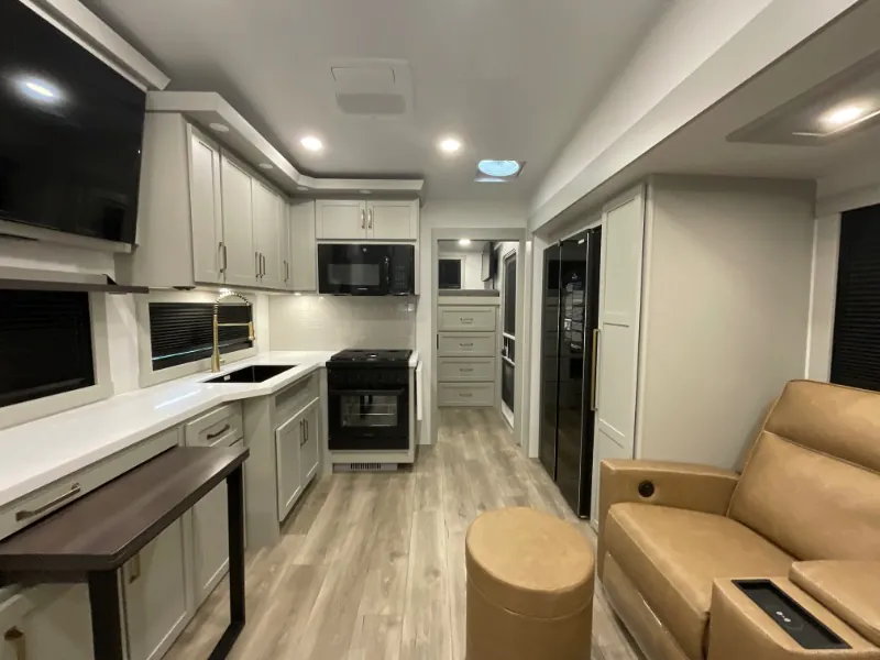 2026 Brinkley Model Z 2810, Photos photo 6
