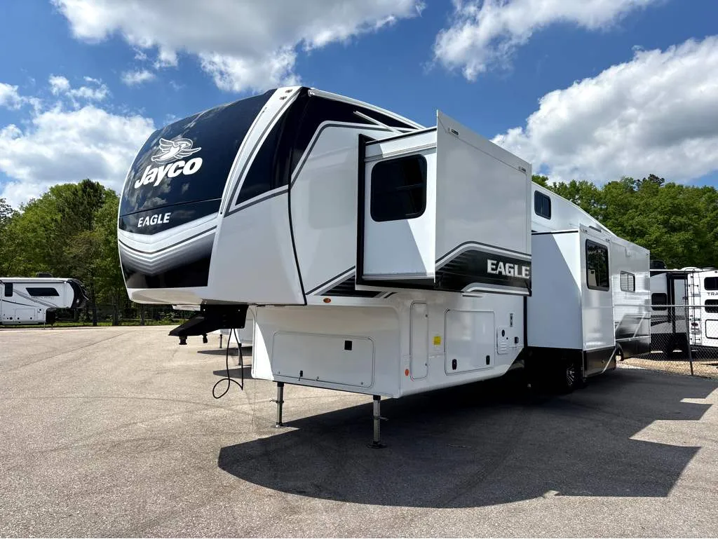 2026 Jayco Eagle 355MBQS - Photo 4