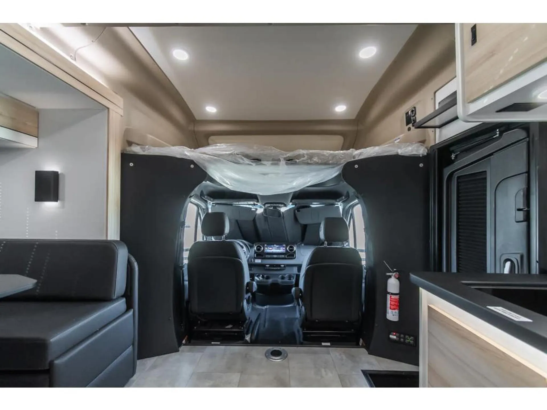 2026 Entegra Coach Qwest 25R - Photo 4