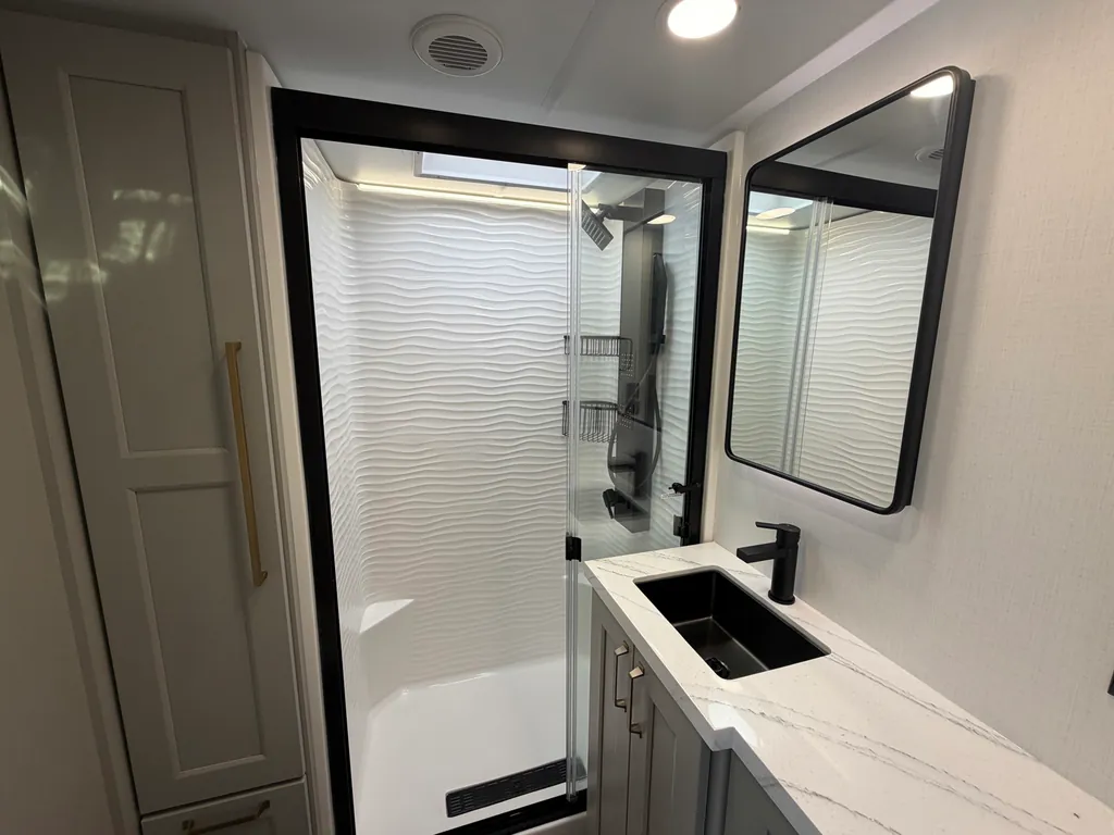 2026 Brinkley Model G 3520, Photos photo 18