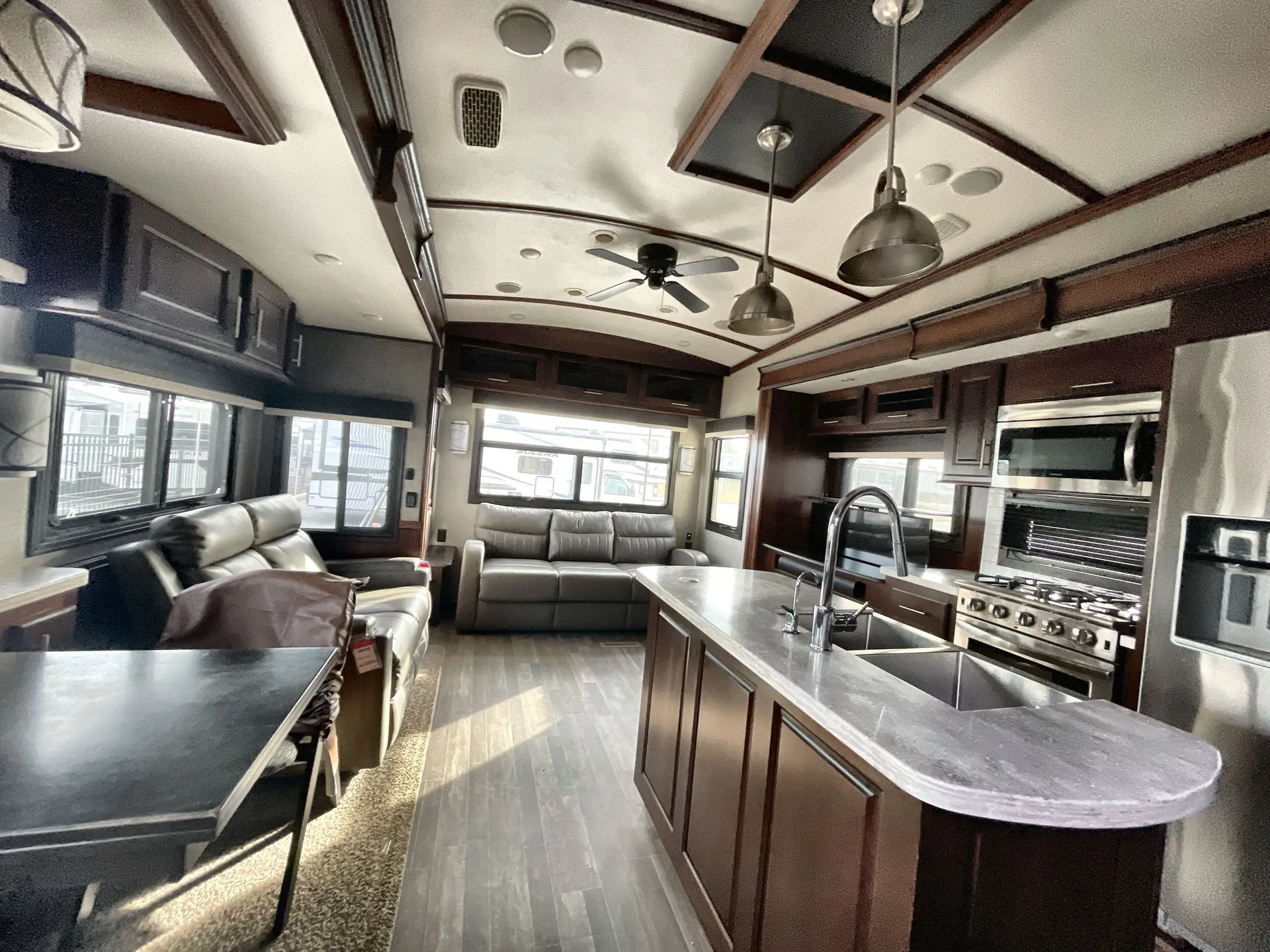 2020 Jayco Pinnacle 37MDQS — living area main