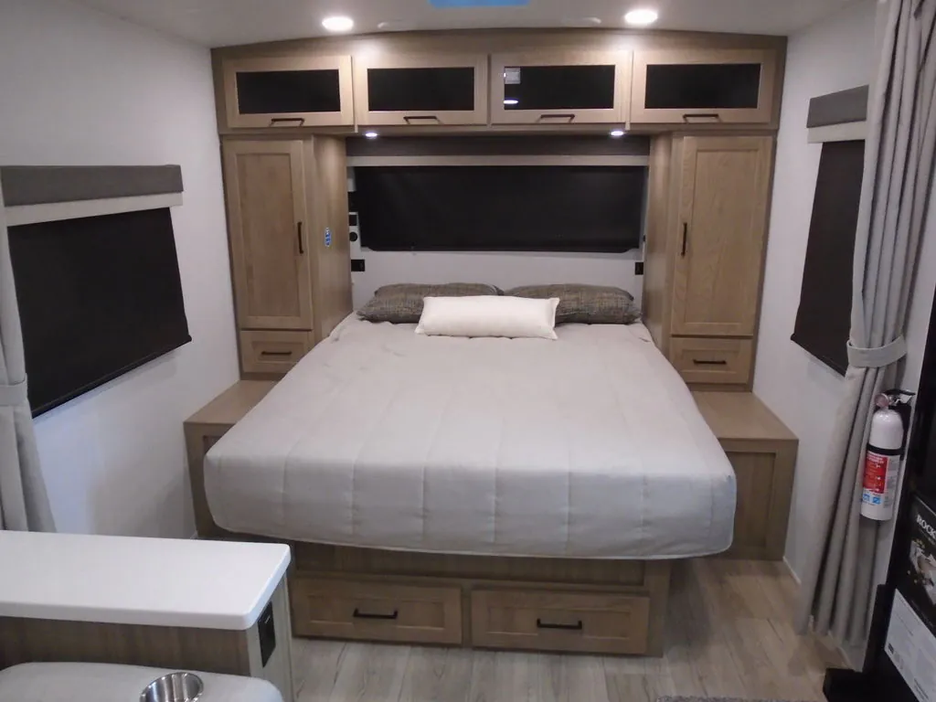2027 Forest River Rockwood Mini Lite 2524FBT — Photo 6