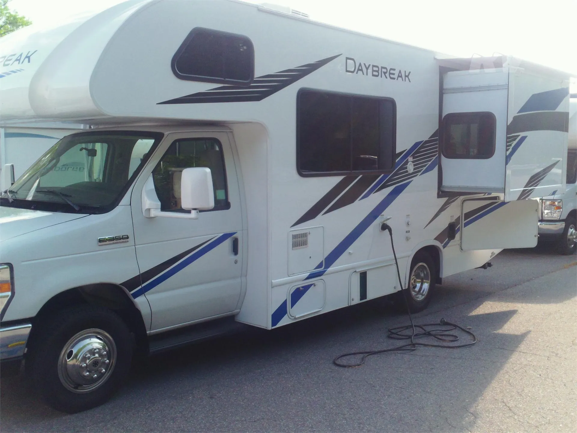 2020 Thor Motor Coach Daybreak 22DB - Photo 3