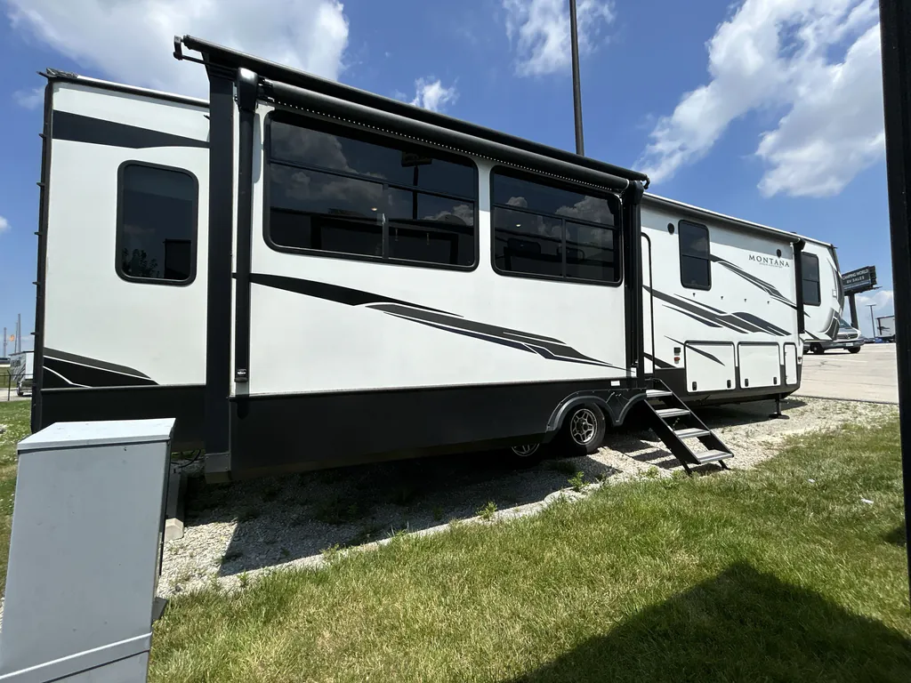 2021 Keystone Montana High Country 385BR, Photos photo 14