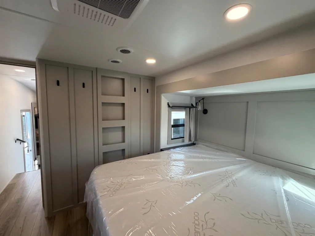 2026 Brinkley Model Z 3600, Photos photo 13