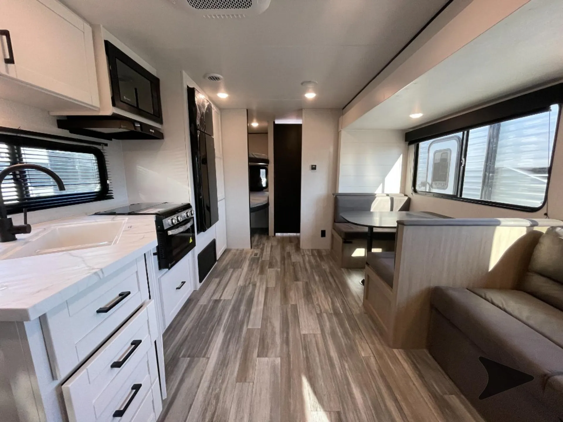 2026 Jayco Jay Flight SLX 261BHSW - Photo 3