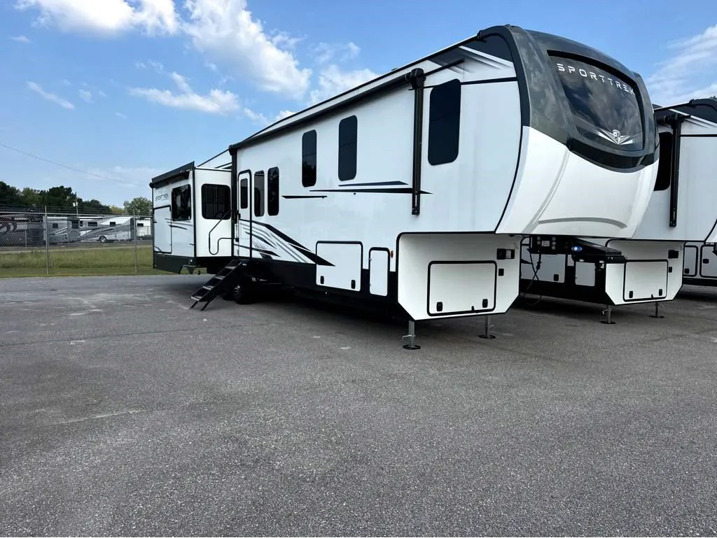 2026 Venture RV SportTrek 5 Touring Edition STTF363VFR - Photo 2