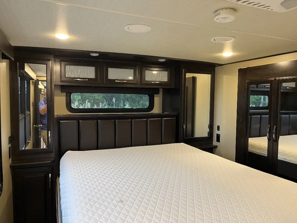 2018 Grand Design Momentum 376TH, Photos photo 30