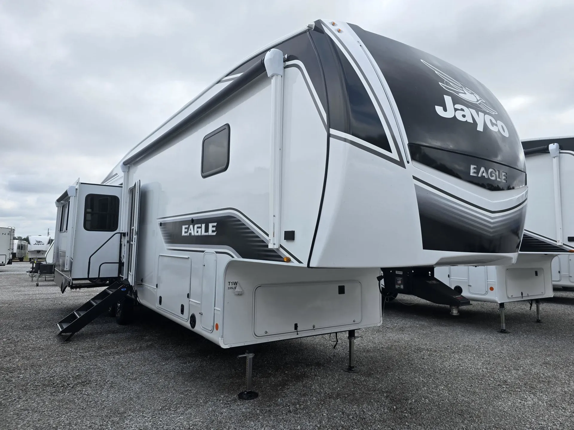 2026 Jayco Eagle 335LSTS - Photo 2