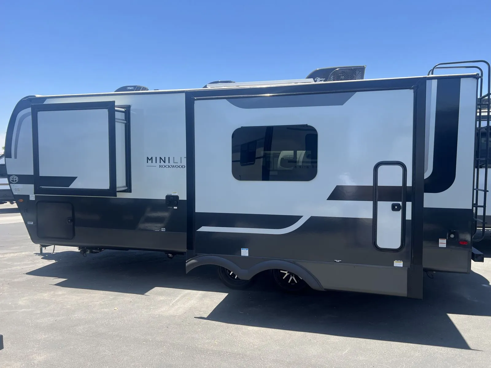 2026 Forest River Rockwood Mini Lite 2515S — Photo 5
