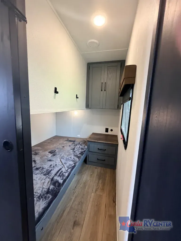 2027 Palomino Puma 337BH, Photos photo 8