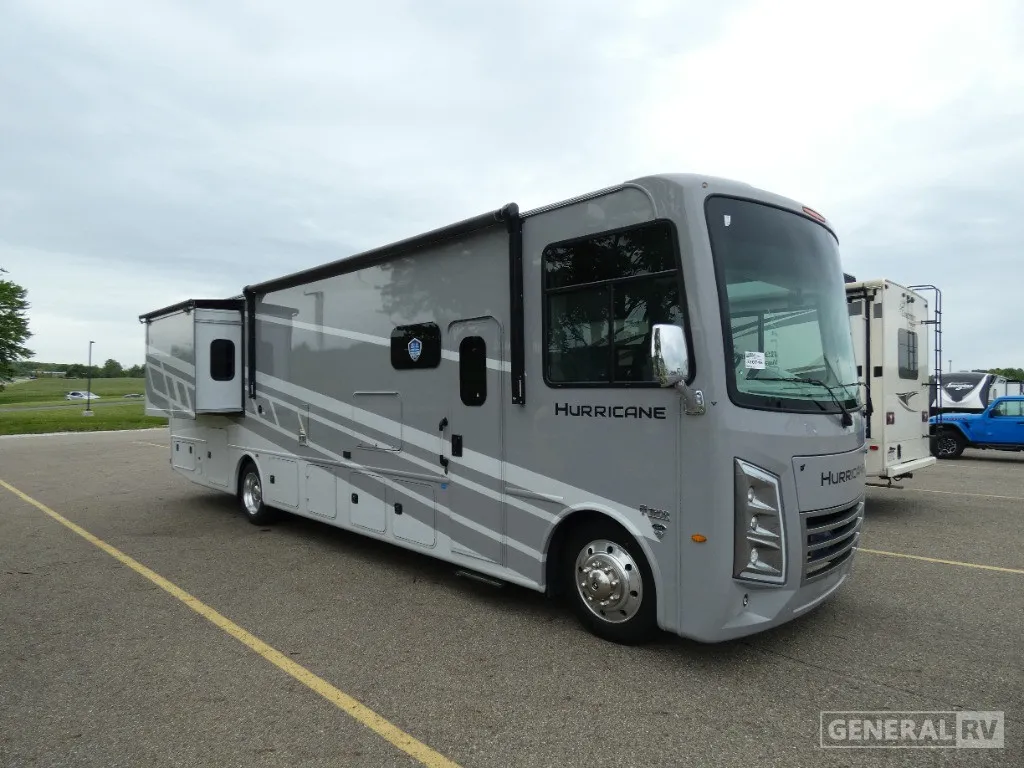 2026 Thor Motor Coach Hurricane 35G - Photo 2