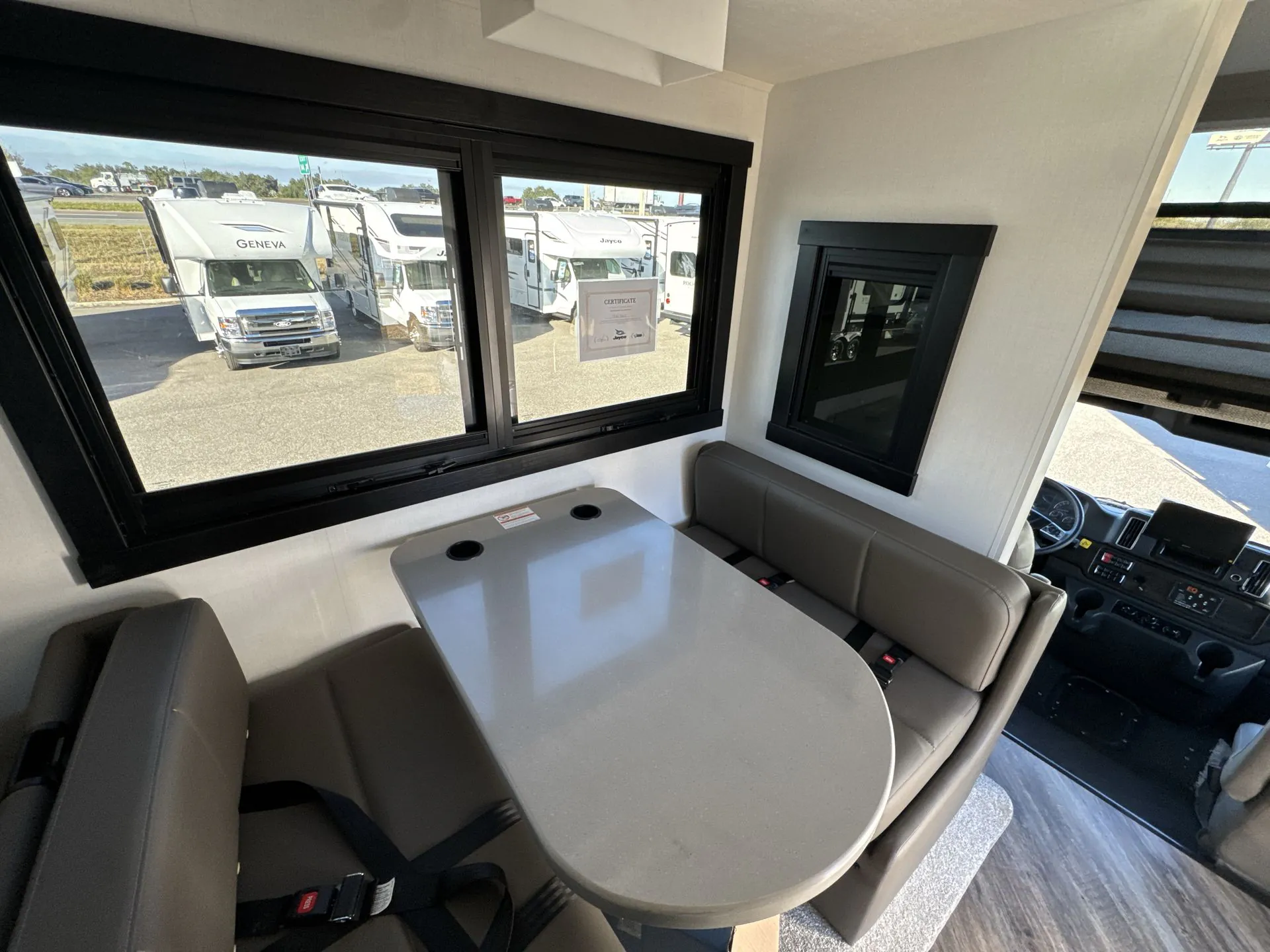 2026 Jayco Seneca 37L - Photo 4