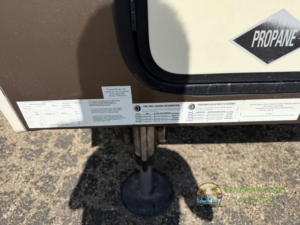 2016 Forest River Cardinal 3455RL, Photos photo 9