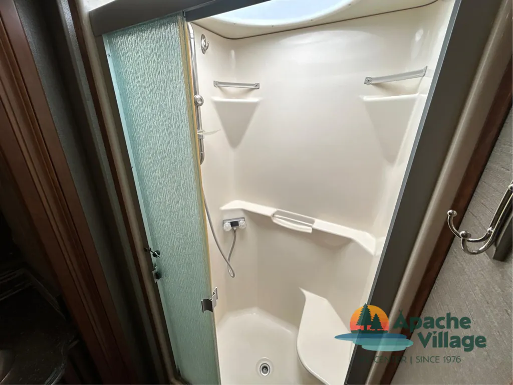 2017 Fleetwood Pace Arrow LXE 38F, Photos photo 33