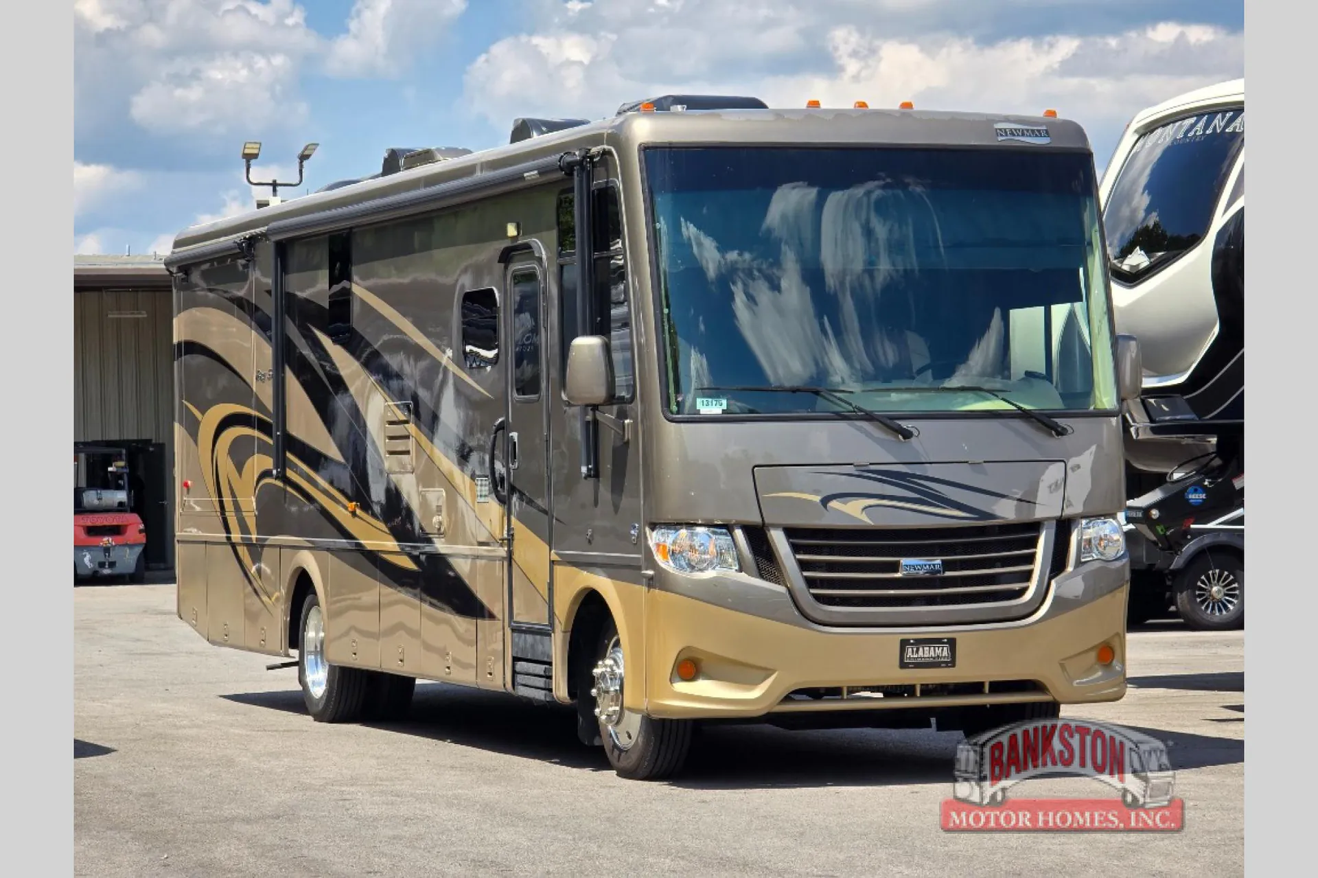 2015 Newmar Bay Star 3401 - Photo 2