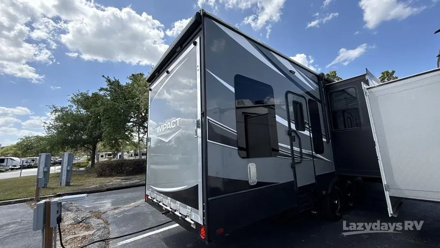 2017 Keystone RV Fuzion Impact Edition 361 - Photo 2