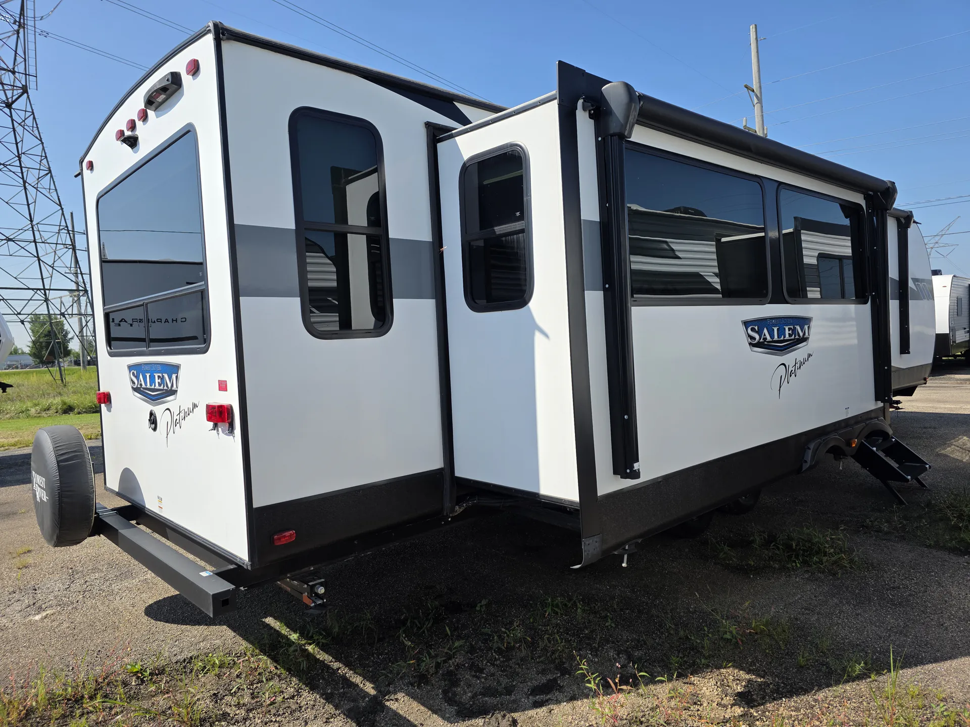 2023 Forest River Salem 32RET dealer photo 9 from Jeff Bright RV Center