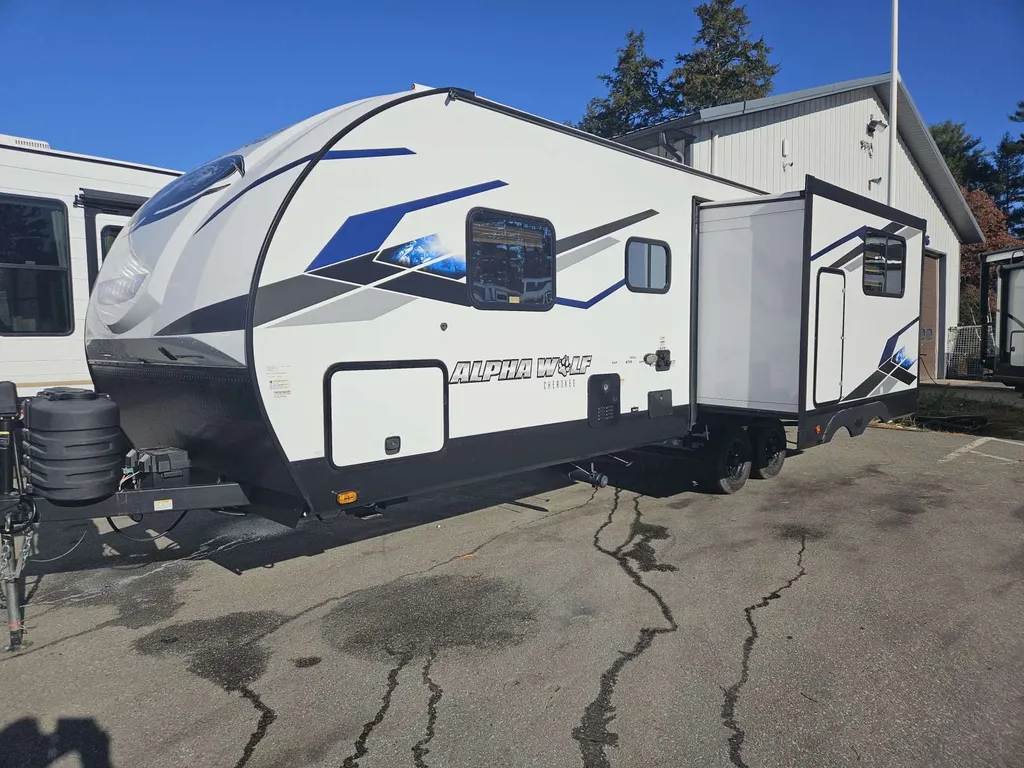 2024 Forest River Cherokee Alpha Wolf 2500RL, Photos photo 3