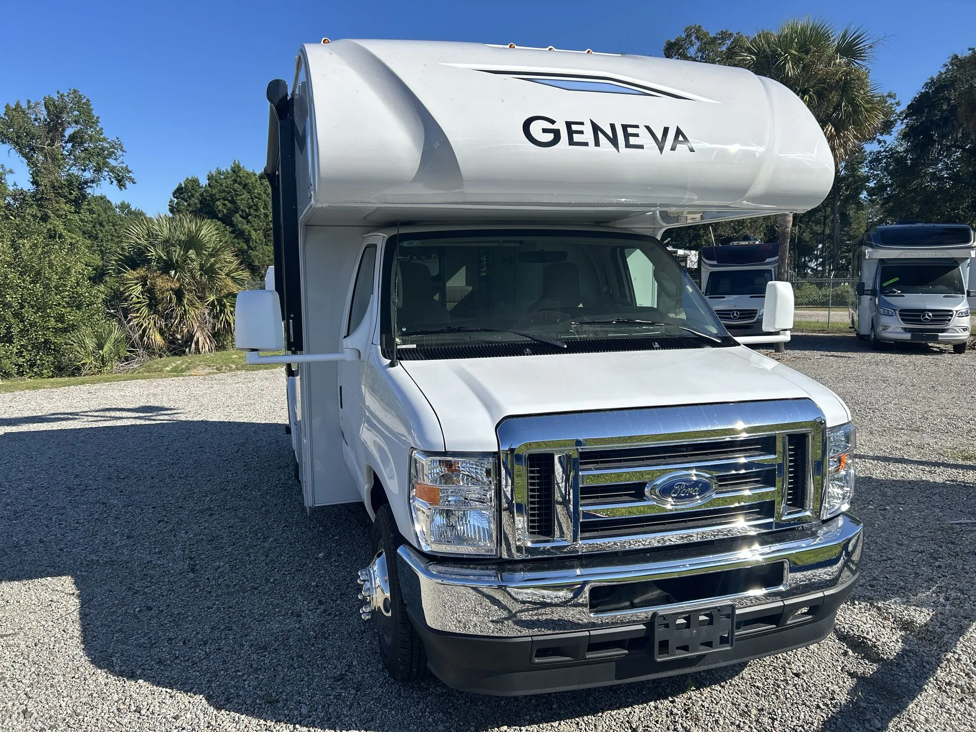 2026 Thor Motor Coach Geneva 19VT - Photo 2