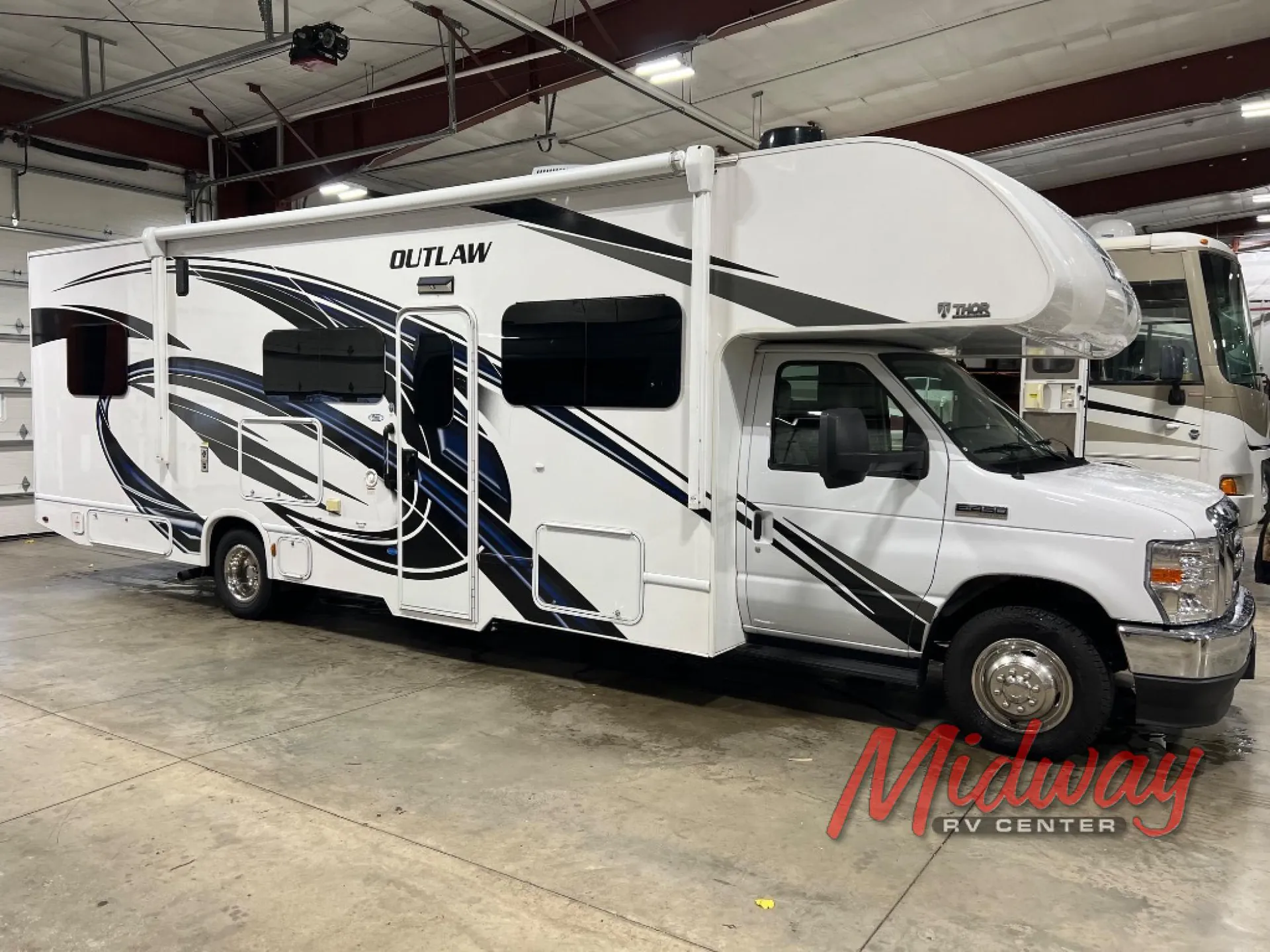 2022 Thor Motor Coach Outlaw 29J - Photo 2