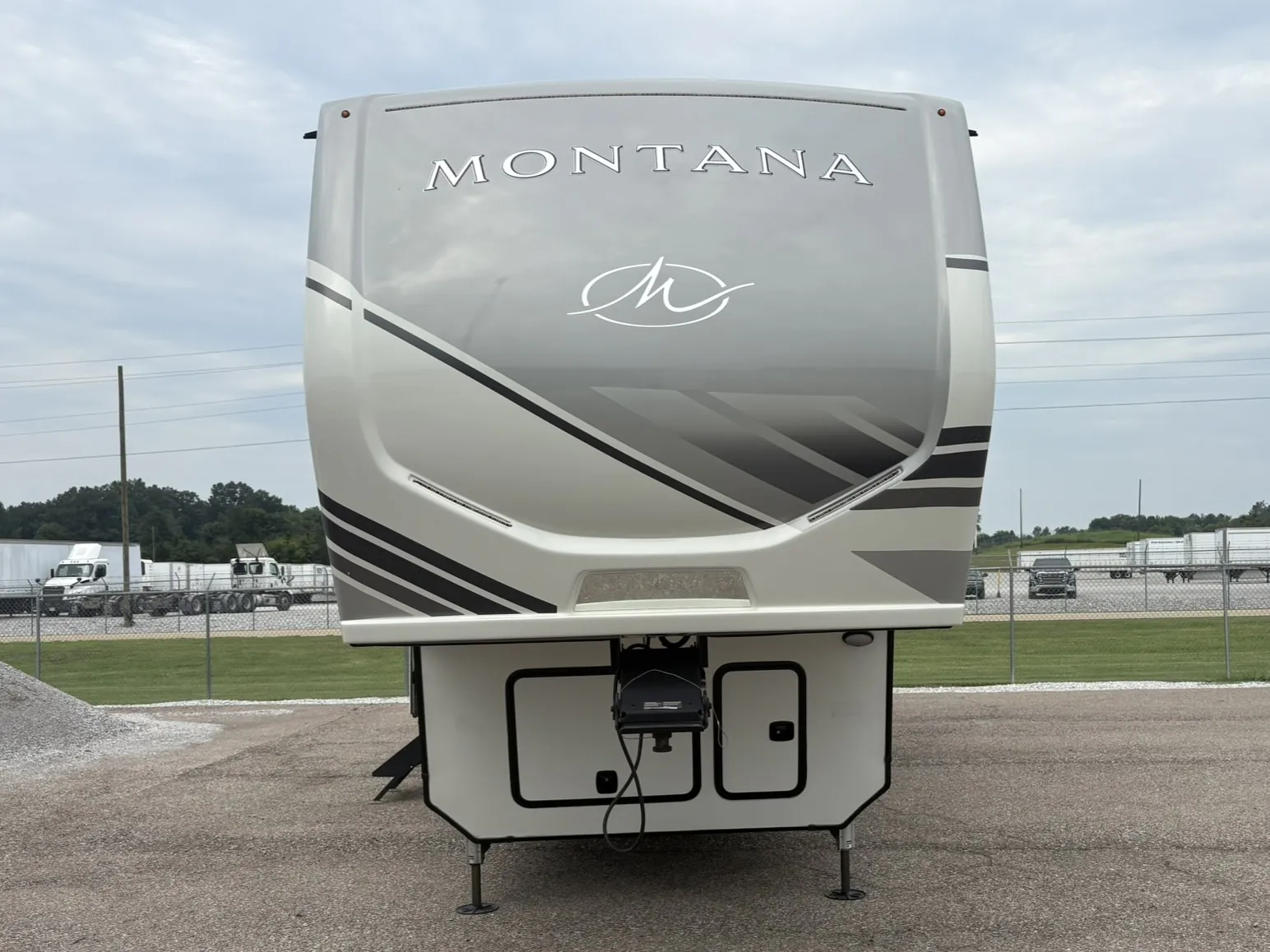 2023 Keystone Montana 3901RK - Photo 3