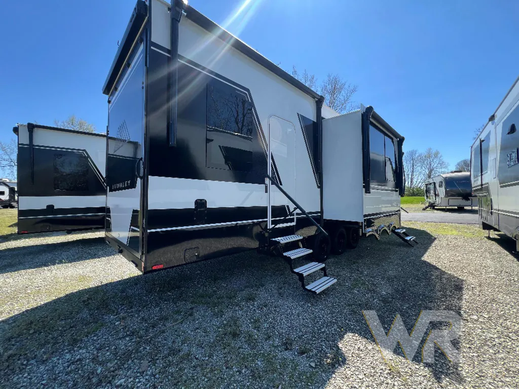 2026 Brinkley Model G 3520, Photos photo 8