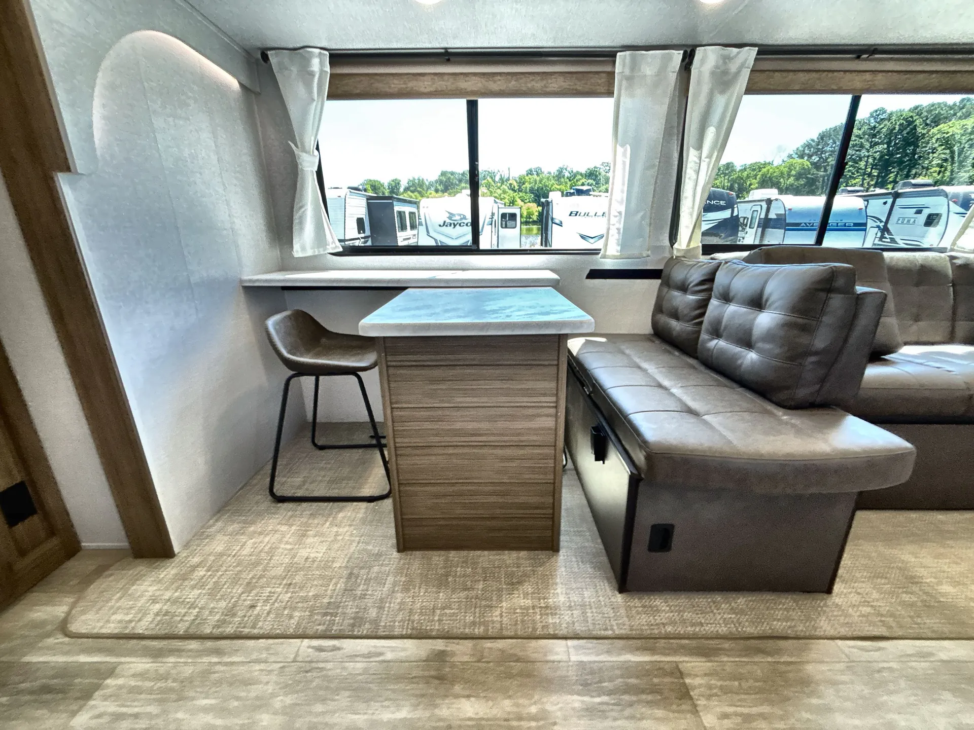 2025 Forest River Salem 31KQBTS — living area main