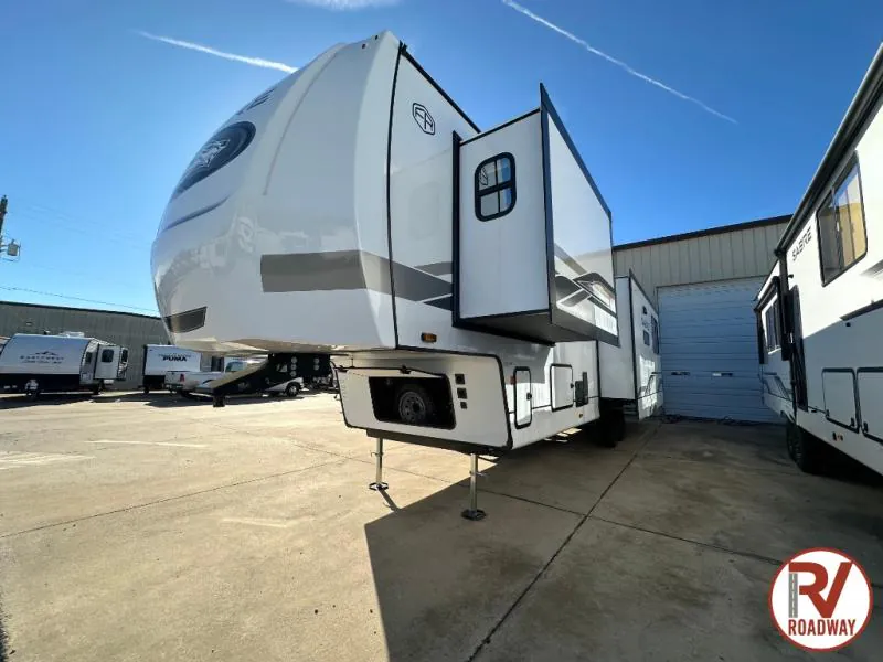 2026 Forest River Cherokee Sabre 33RLP — Photo 7