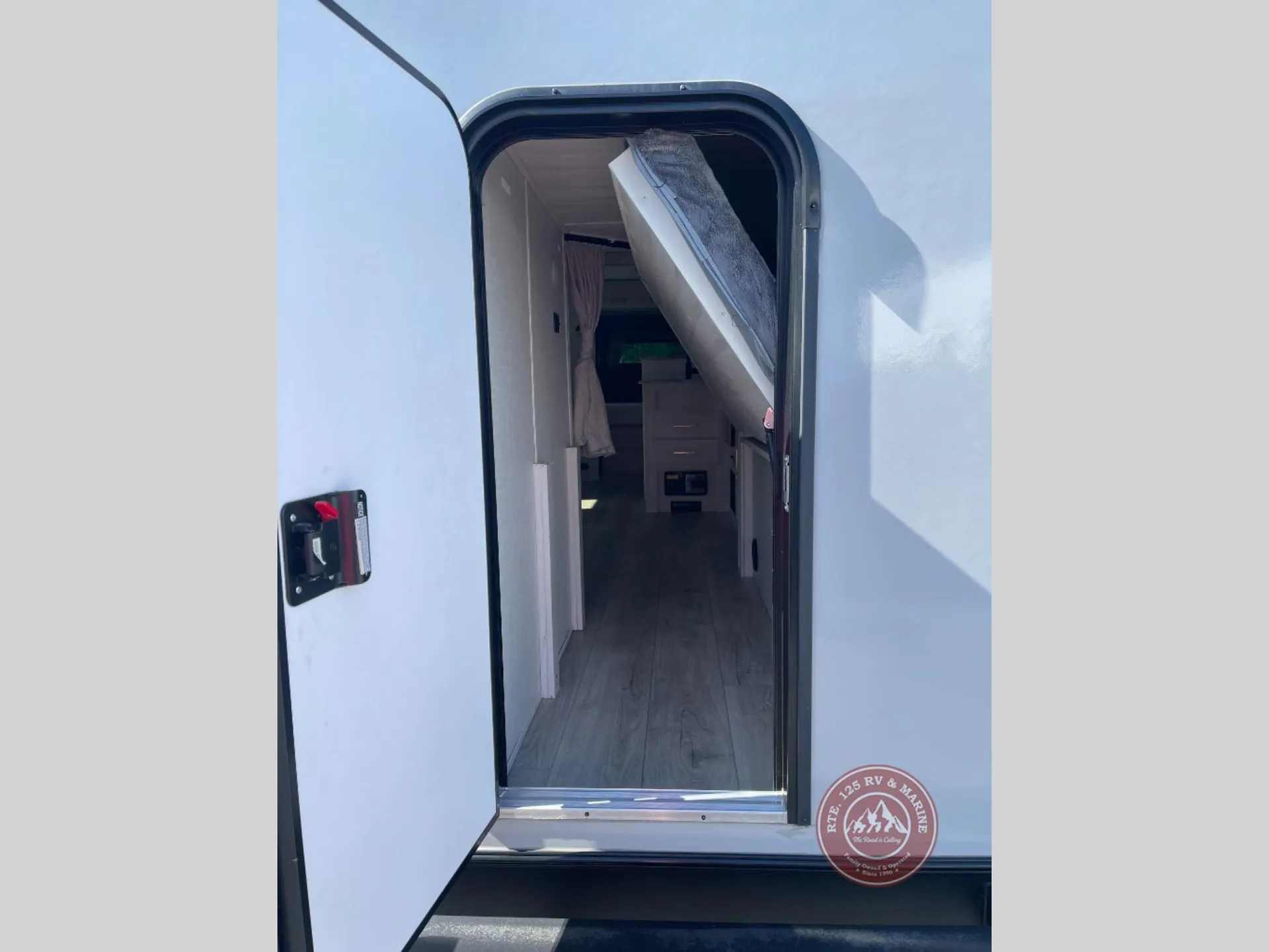 2025 Forest River Surveyor Legend 260BHLE — Photo 5