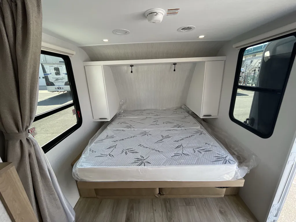 2027 Winnebago Micro Minnie 2108DS, Photos photo 11