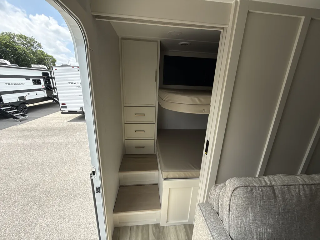 2026 Brinkley Model I 294, Photos photo 12