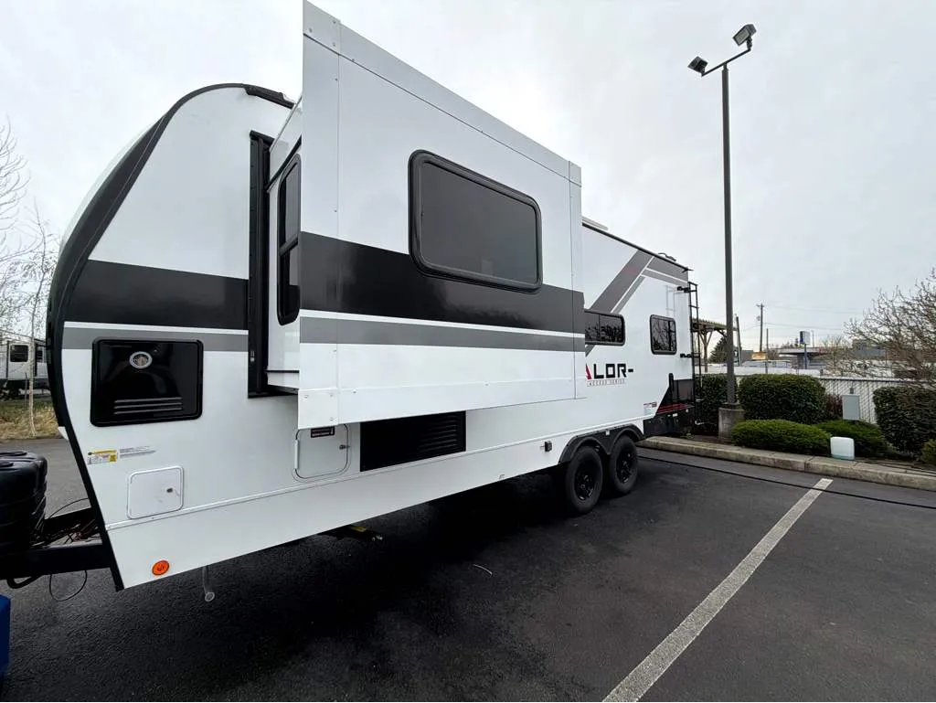 2026 Alliance RV Valor 23T15 - Photo 4