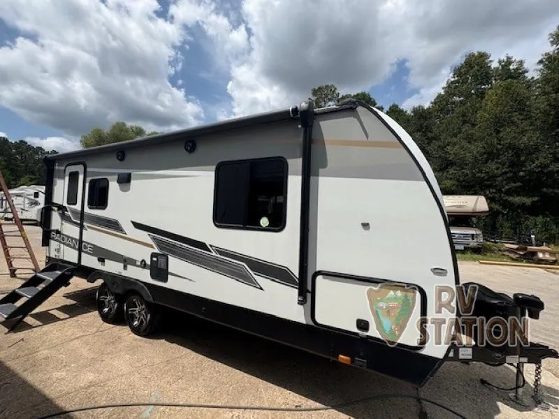 2021 Cruiser RV Radiance 21RB - Photo 2