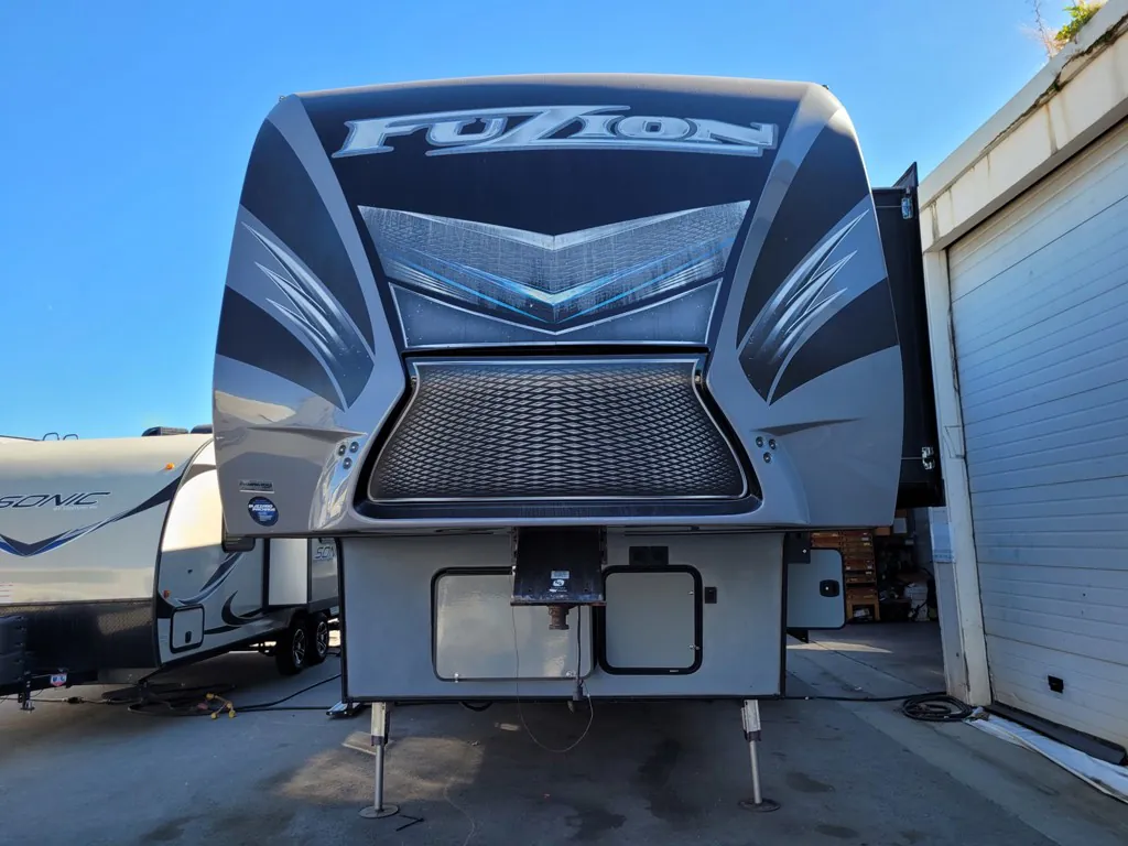 2017 Keystone Fuzion 384 - Photo 2
