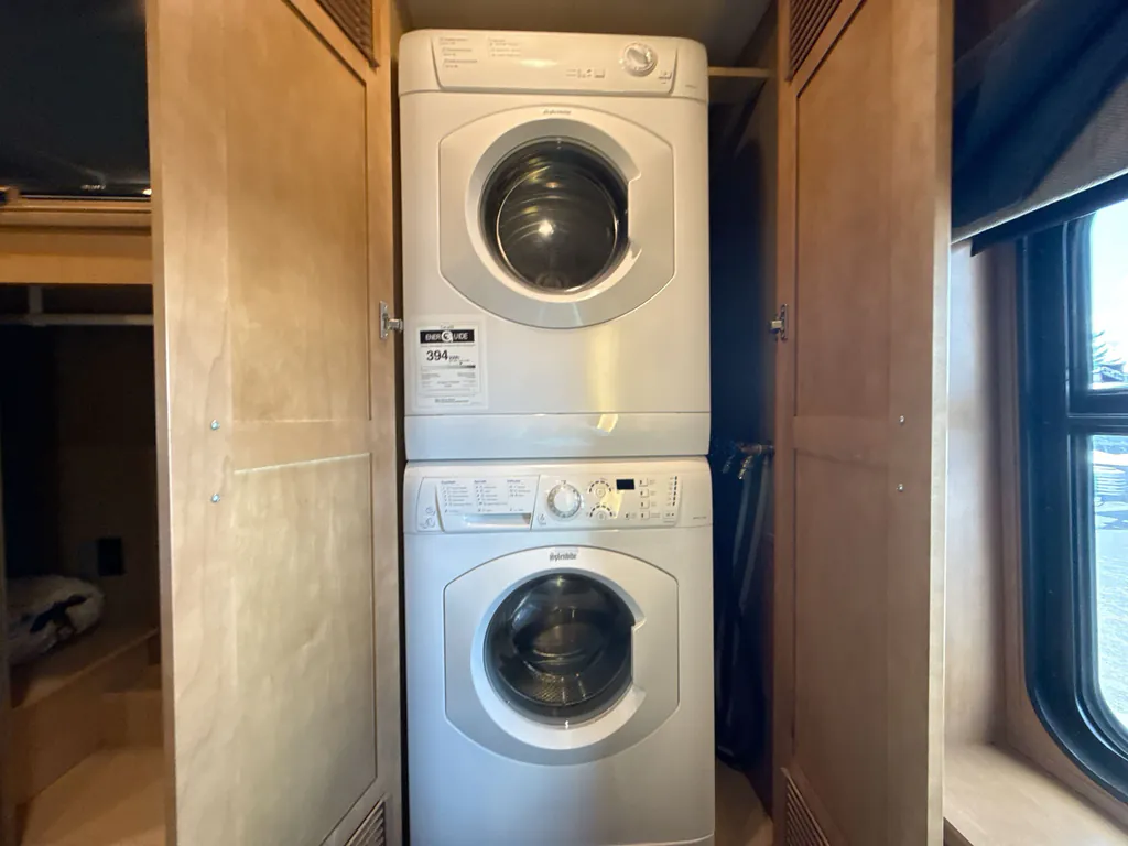 2015 Newmar Canyon Star 3914, Photos photo 18