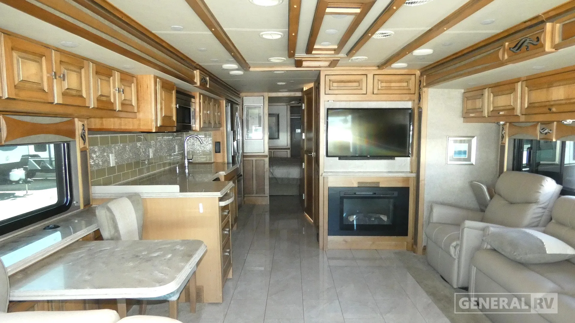 2018 Tiffin Phaeton 40 AH - Photo 3