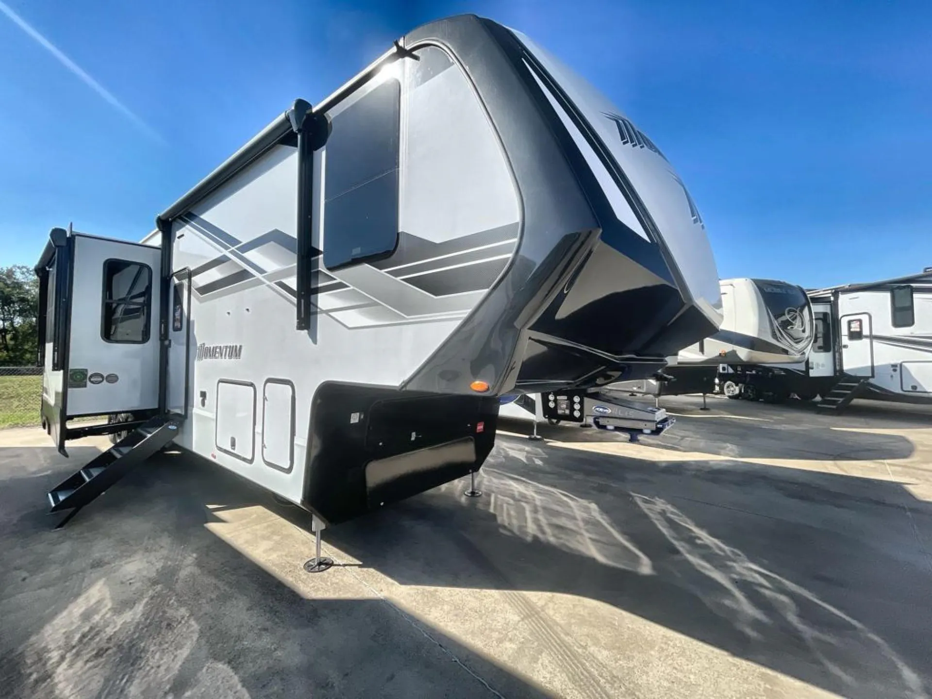 2026 Grand Design Momentum 399M - Photo 3