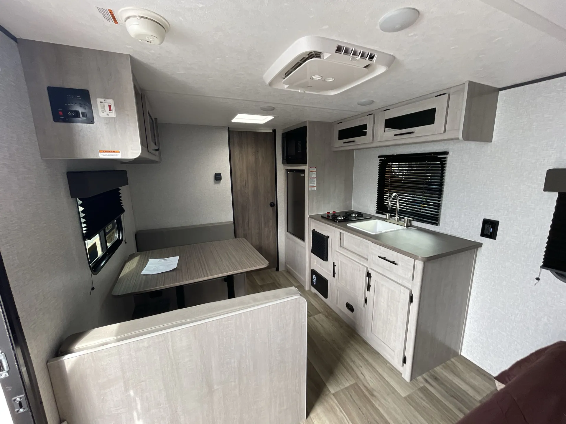2025 CrossRoads Zinger 18RB — living area main
