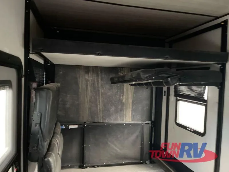 2022 Dutchmen Voltage 4015 - Photo 3