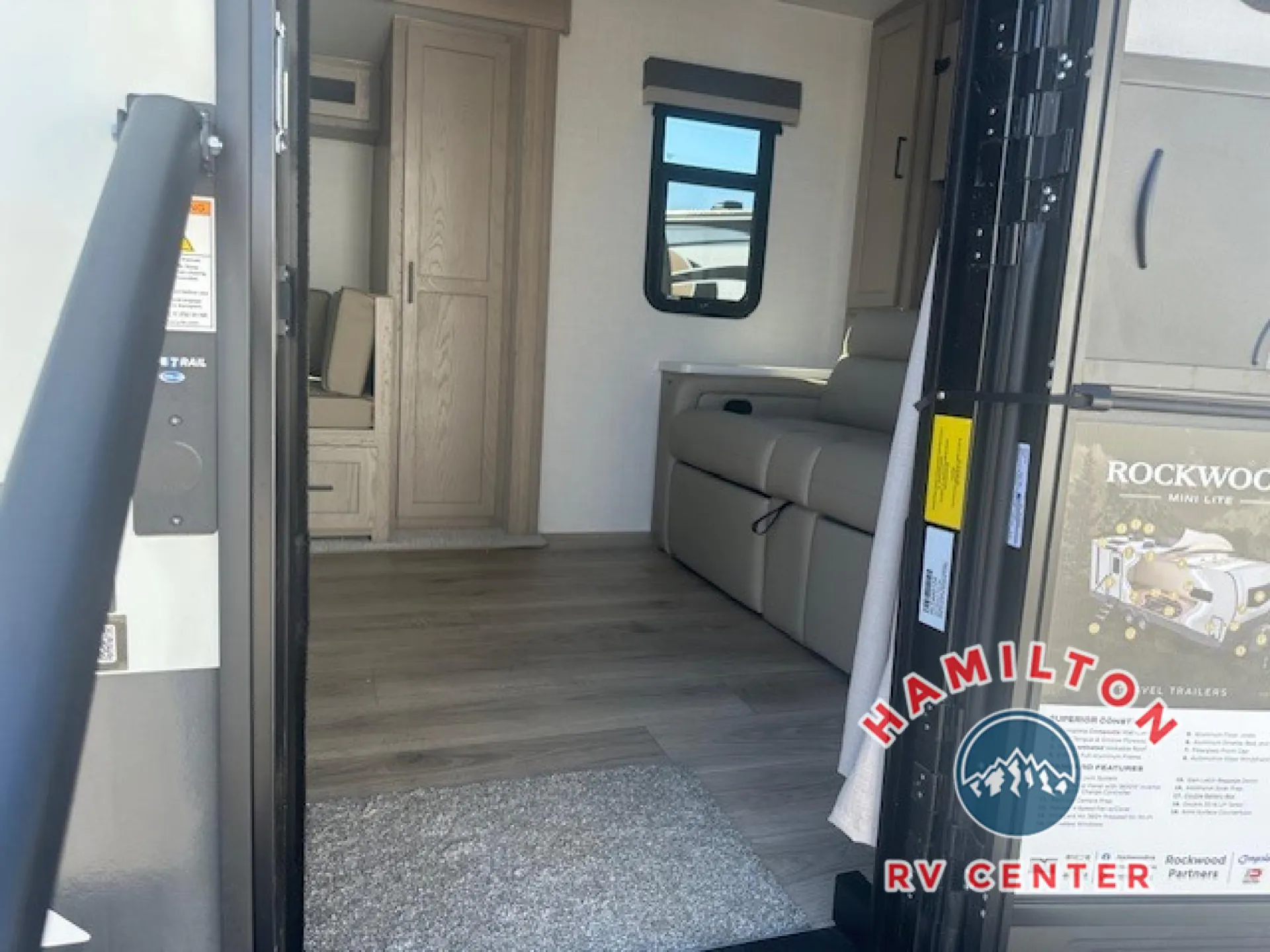 2026 Forest River Rockwood Mini Lite 2214S — Photo 6