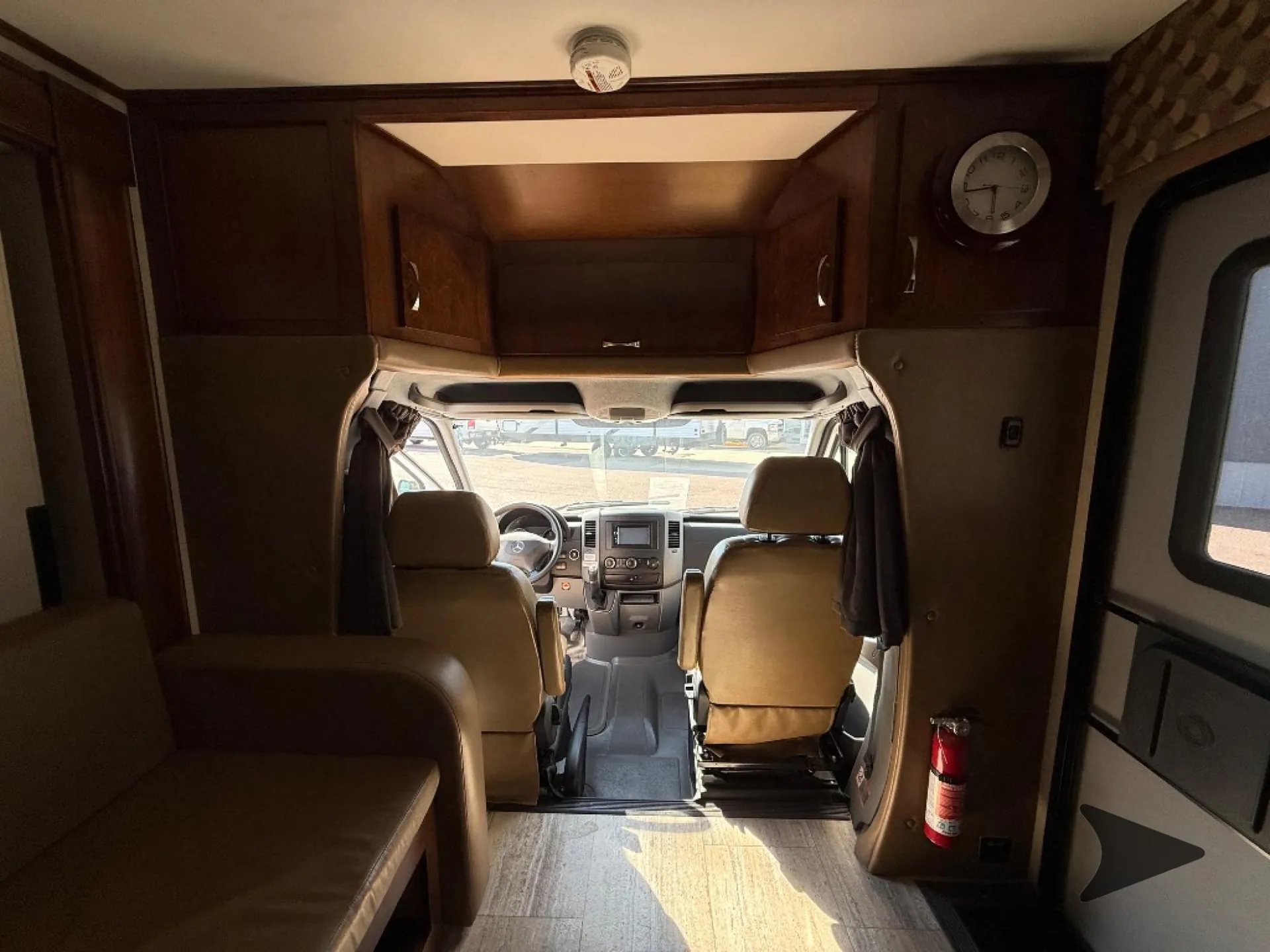 2016 Renegade RV Villagio 25MBS dealer photo 10 from Bish's RV