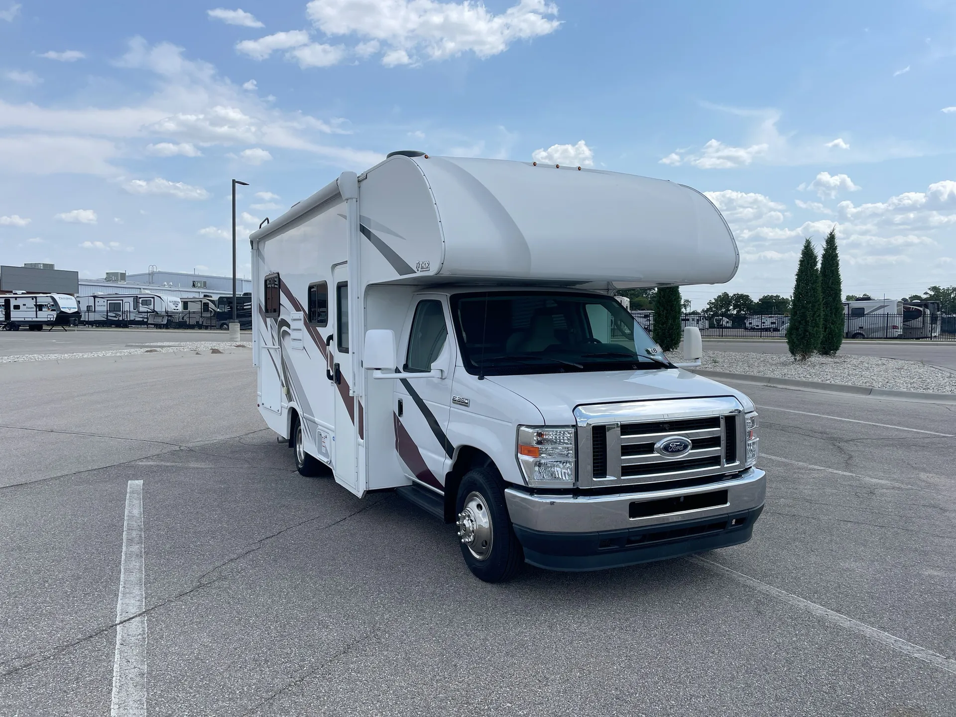 2022 Thor Motor Coach Coleman 22EQ - Photo 2